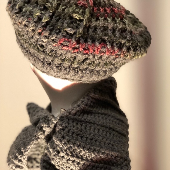 Winter Blossoms reversible crochet hat/scarf Set. - Picture 6 of 8